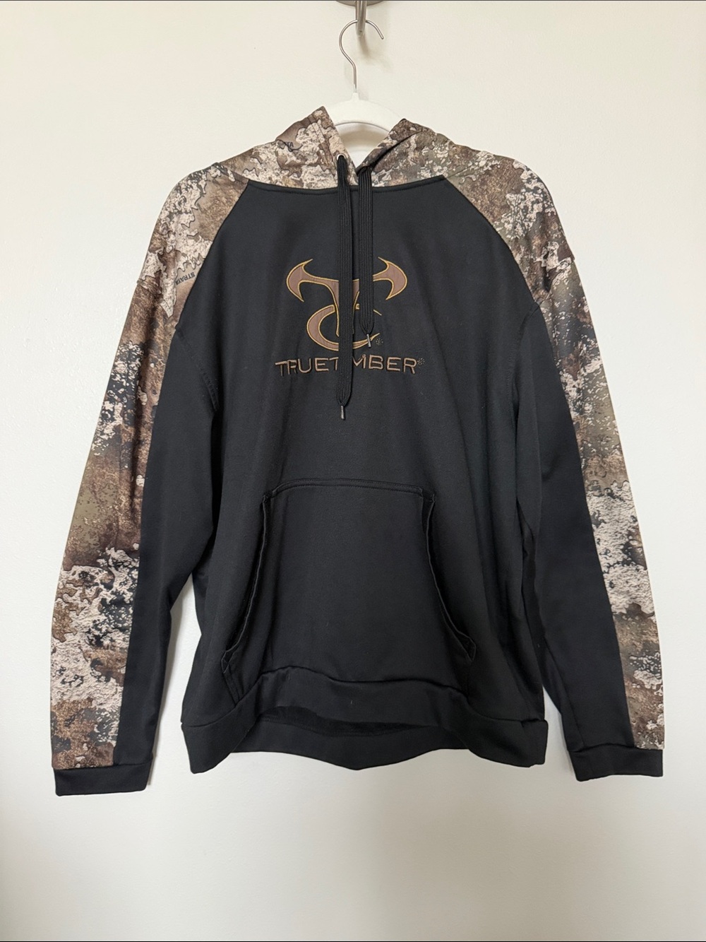 Men's Black & Camo Pullover Hoodie